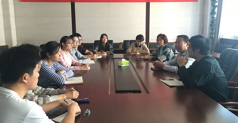 禁忌书屋
召开2018级博士新生座谈会.jpg