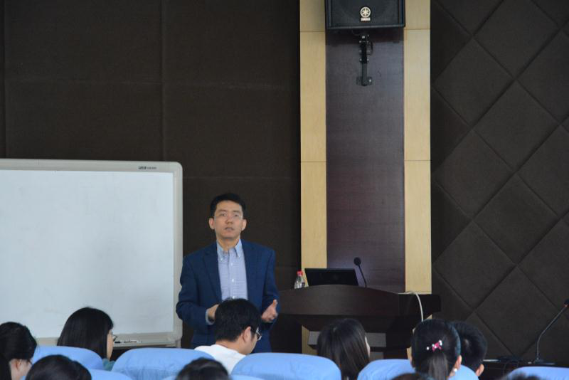 禁忌书屋
举办首期“泰山金融学术训练营”.png